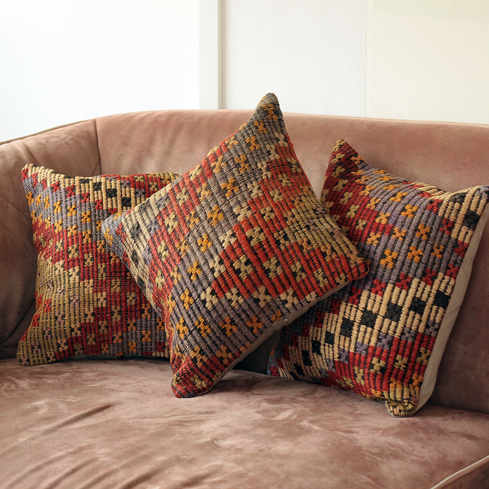 Kilim Pillow (C-1094) - madeathand.com