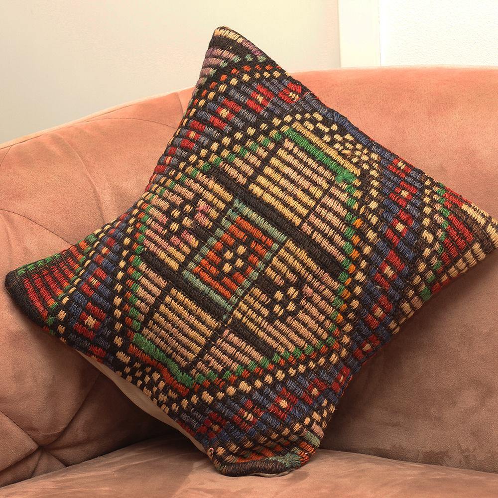 Kilim Pillow (O-1029) - madeathand.nl