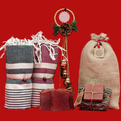 Christmas Gift Sauna & Spa Set- Stripped Towel - madeathand.nl